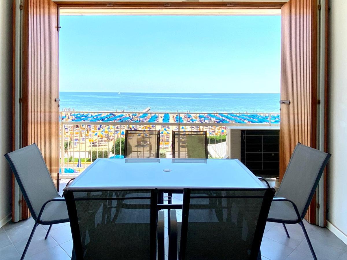 Appartamento Fronte mare stupenda terrazza Piramide Jesolo Lido Carraro Immobiliare Esterno foto